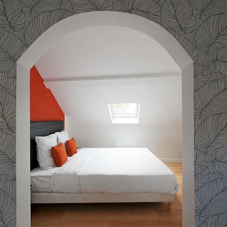 Modern & Bright With Beaming Sunlight * Boulogne-Billancourt